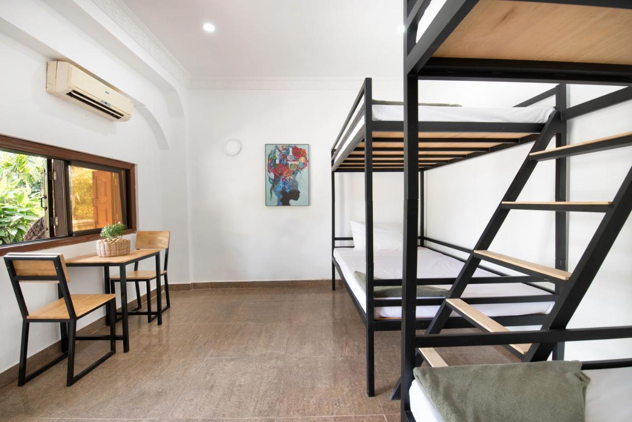 Barefoot Backpacker Resort Siem Reap Exterior photo